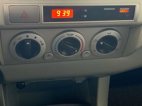 Used 2011 Toyota Tacoma 4x4 Access Cab V6 image 18