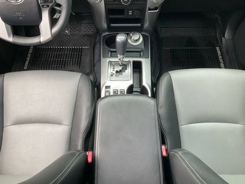Used 2019 Toyota 4Runner SR5 Premium AWD/4WD image 46