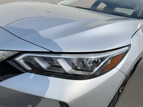 Used 2022 Nissan Sentra SV image 11