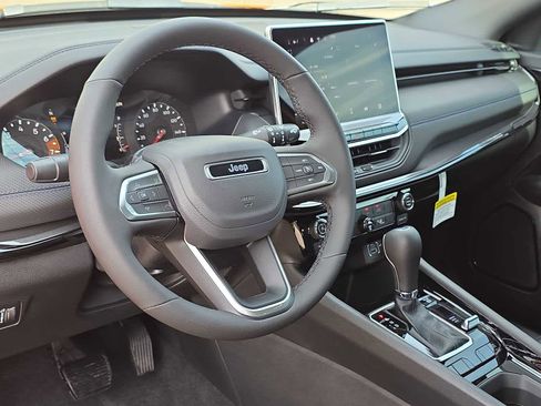 New 2026 Jeep Compass Latitude image 2