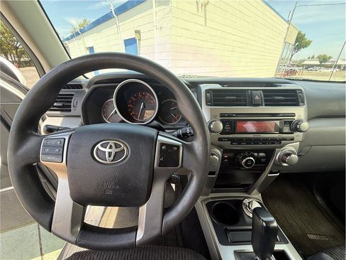Used 2013 Toyota 4Runner SR5 w/ Convenience Pkg AWD/4WD image 19