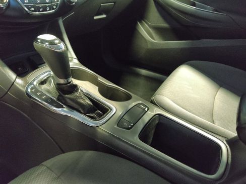 Used 2019 Chevrolet Cruze LS image 26
