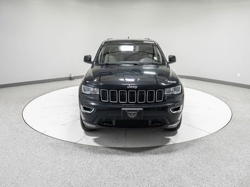 Used 2019 Jeep Grand Cherokee Laredo AWD/4WD image 28
