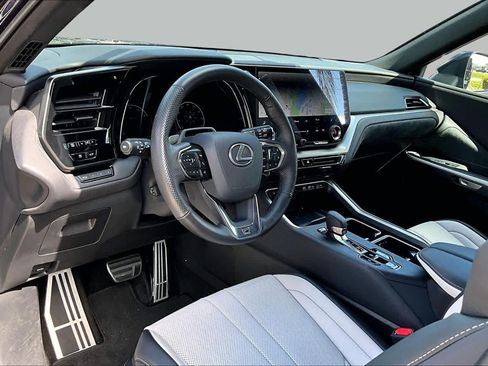 Used 2025 Lexus TX 500h AWD w/ Technology Package image 18