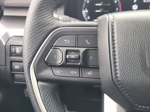 Used 2025 Toyota Tacoma TRD Sport AWD/4WD image 23