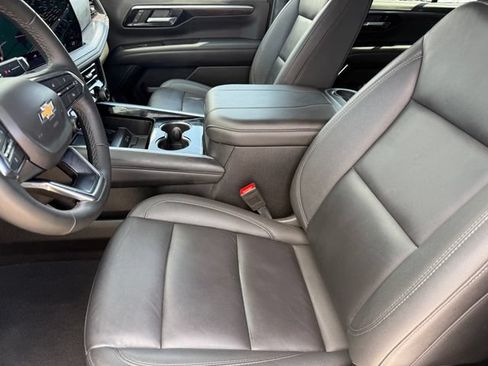 Used 2025 Chevrolet Tahoe LT RWD image 13