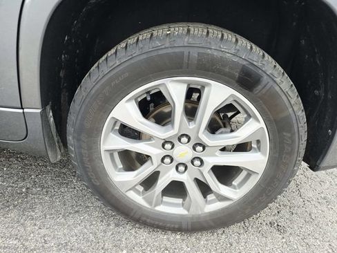Used 2019 Chevrolet Traverse Premier w/ Driver Confidence II Package FWD image 11