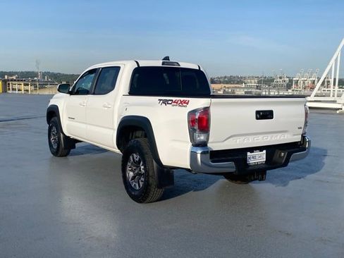 Certified 2023 Toyota Tacoma TRD Off-Road AWD/4WD image 10