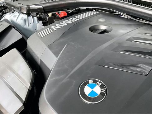 Used 2025 BMW 330i Sedan w/ M Sport Package image 41