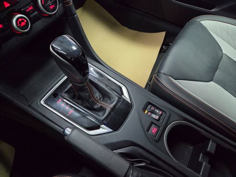 Used 2018 Subaru Crosstrek 2.0i Limited image 32