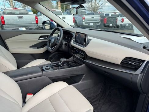 Used 2021 Nissan Rogue SV image 41