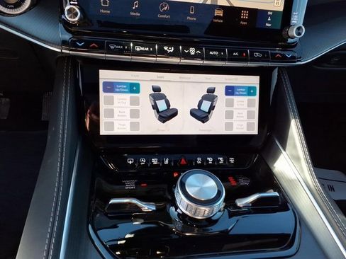 New 2026 Jeep Grand Wagoneer Summit image 17