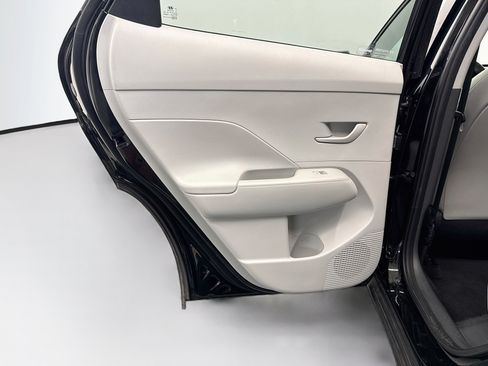 Used 2025 Hyundai Kona SEL FWD image 27