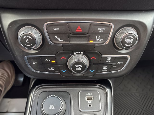 Used 2021 Jeep Compass Limited w/ Sun and Sound Group AWD/4WD image 17