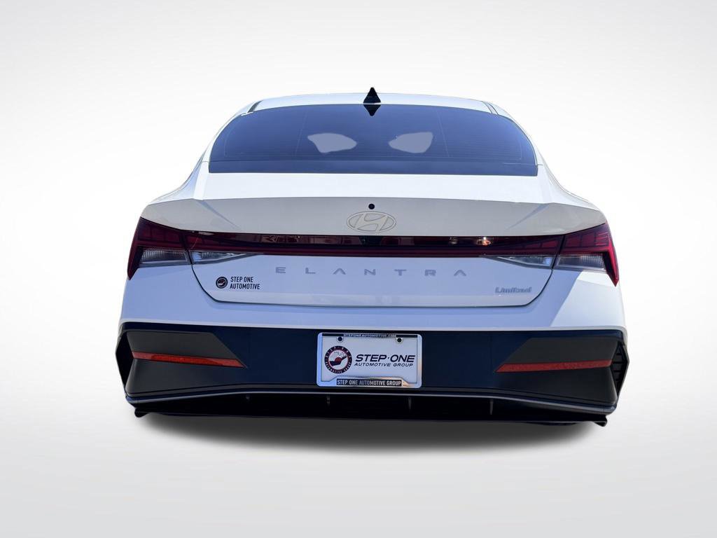 Used 2025 Hyundai Elantra Limited FWD image 6