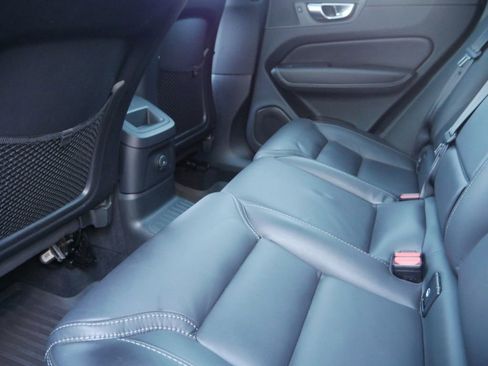 Used 2023 Volvo XC60 T8 Ultimate w/ Climate Package image 23