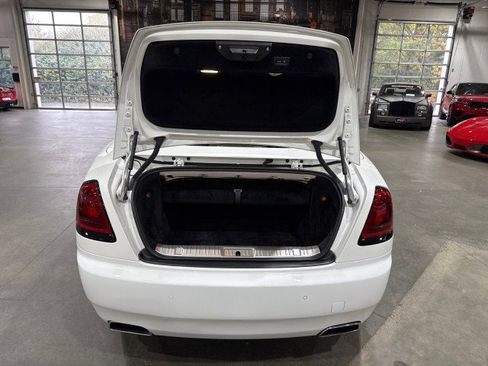 Used 2017 Rolls-Royce Dawn image 9