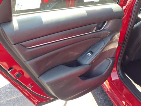 Used 2019 Honda Accord Sport image 13
