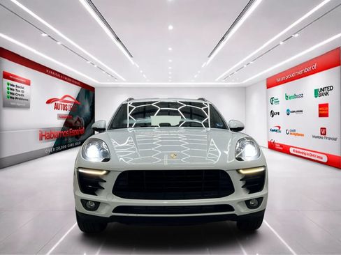 Used 2017 Porsche Macan AWD/4WD image 2