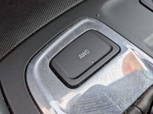 Used 2022 Chevrolet Equinox LT AWD/4WD image 18