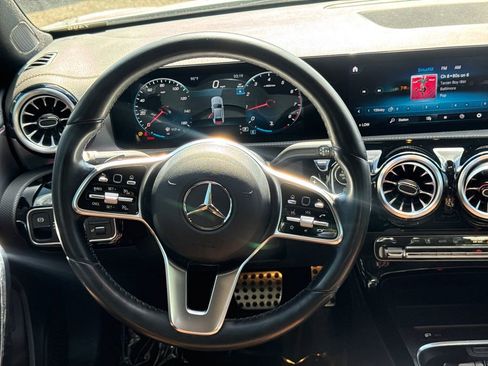 Used 2022 Mercedes-Benz A 220 image 24