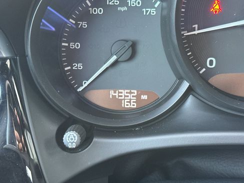 Certified 2024 Porsche Macan image 26