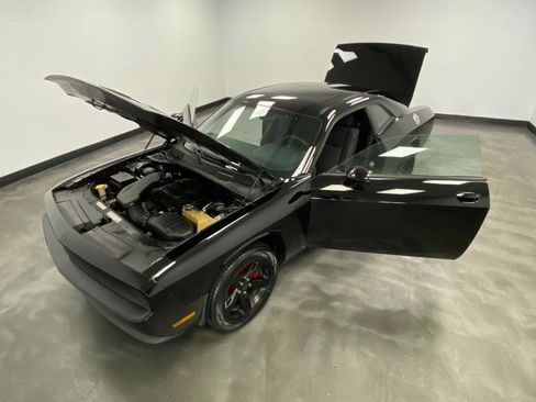 Used 2012 Dodge Challenger SXT image 38