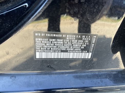 Certified 2025 Volkswagen Jetta S image 31