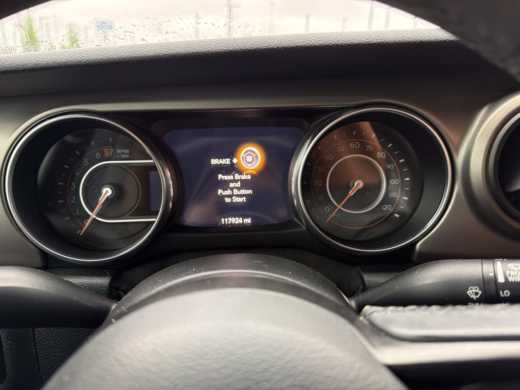 Used 2019 Jeep Wrangler Sport AWD/4WD image 7