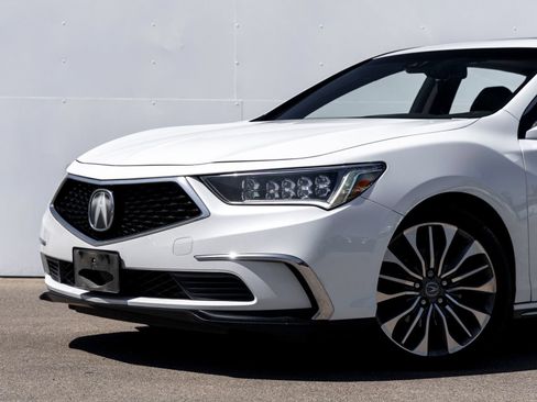 Used 2018 Acura RLX w/ Technology Package FWD image 2