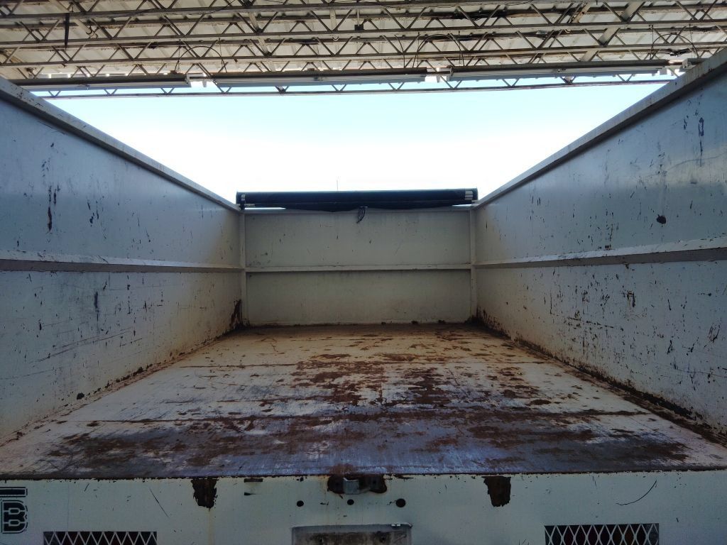 Used 2020 Isuzu NPR RWD image 15