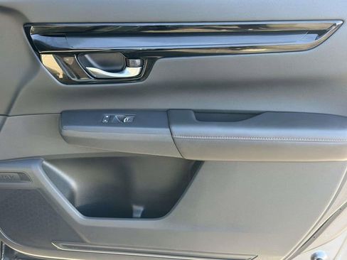 Used 2025 Honda CR-V Sport Touring image 6