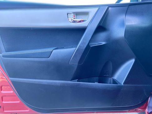 Used 2014 Toyota Corolla LE FWD image 13