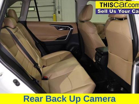 Used 2022 Toyota RAV4 XLE Premium image 22