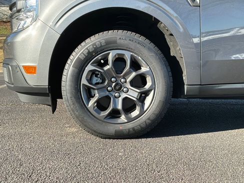 Used 2022 Ford Maverick XLT image 16