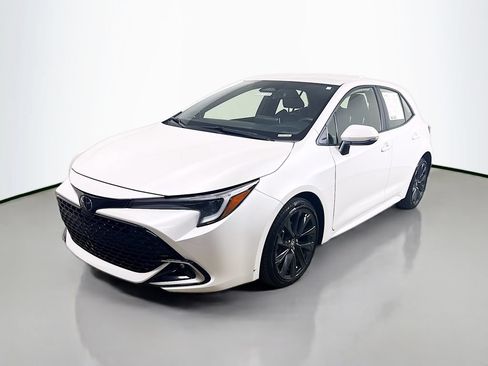 Used 2024 Toyota Corolla XSE FWD image 3