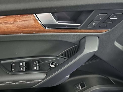 Used 2023 Audi Q5 2.0T Premium Plus w/ Premium Plus Package image 11