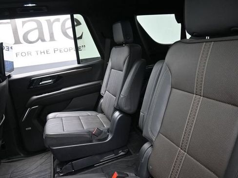 Used 2025 Chevrolet Tahoe High Country AWD/4WD image 23