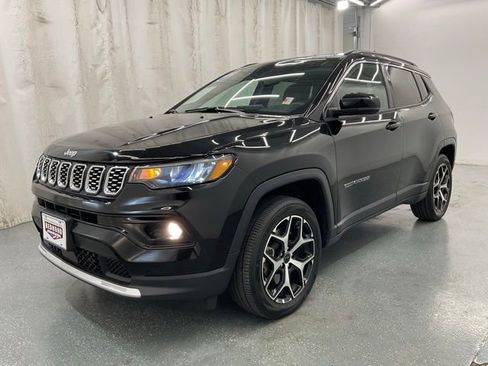 Used 2025 Jeep Compass Limited AWD/4WD image 4