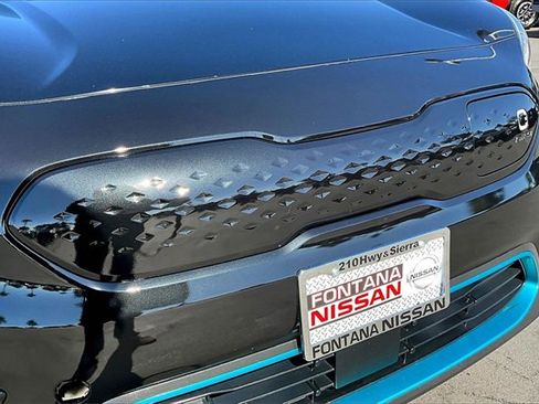 Used 2022 Kia Niro EX image 32