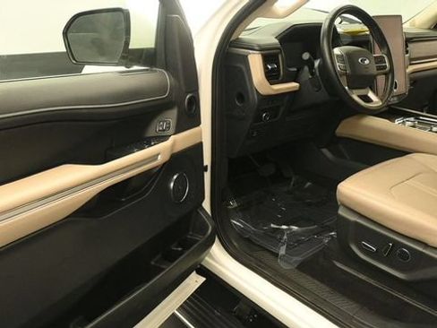 Certified 2024 Ford Expedition Limited AWD/4WD image 13