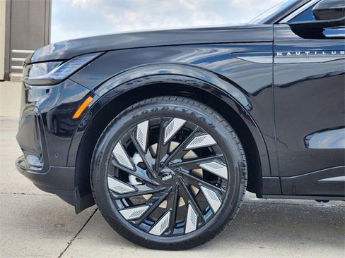 New 2024 Lincoln Nautilus Black Label w/ Jet Appearance Package (87T) image 9