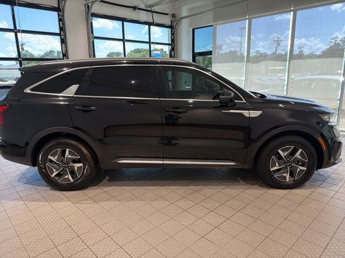 Certified 2022 Kia Sorento S FWD image 24