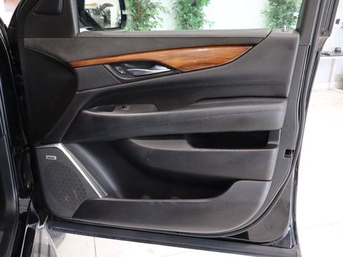 Used 2015 Cadillac Escalade Premium AWD/4WD image 30