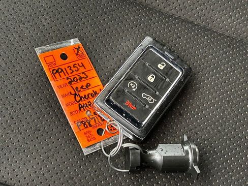 Used 2023 Jeep Grand Cherokee L Laredo AWD/4WD image 48