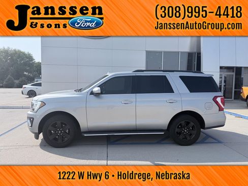 Used 2020 Ford Expedition XLT w/ Equipment Group 202A AWD/4WD image 1