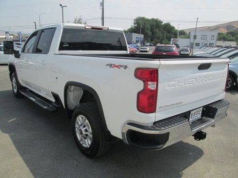 Used 2025 Chevrolet Silverado 2500 LT w/ Convenience Package AWD/4WD image 4