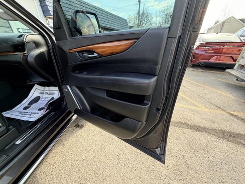 Used 2015 Cadillac Escalade Premium image 65