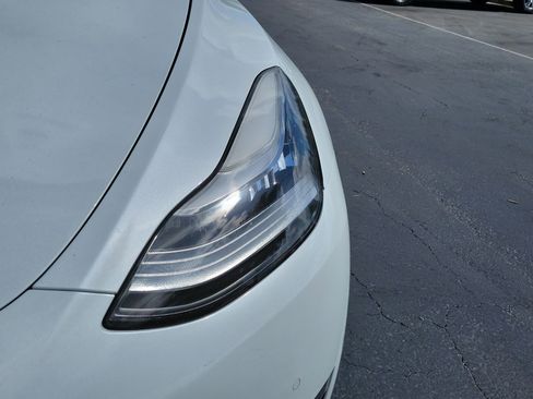 Used 2021 Tesla Model Y Long Range AWD/4WD image 3