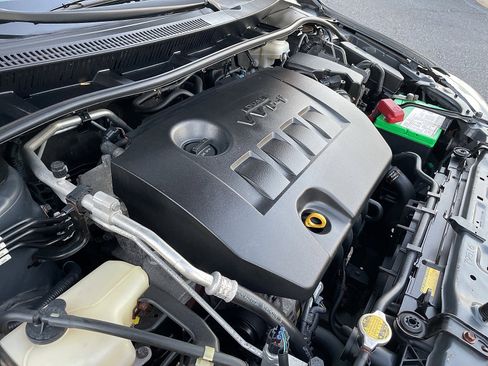 Used 2013 Toyota Corolla LE image 37